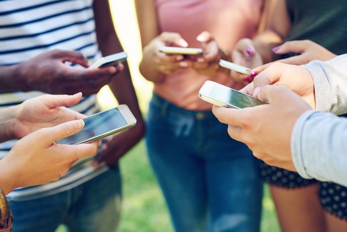 Effective Strategies for Controlling Teenagers Digital Consumption