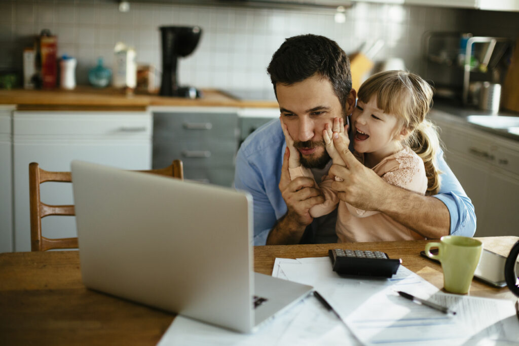 7 Best Strategies for Balancing Work and Fatherhood