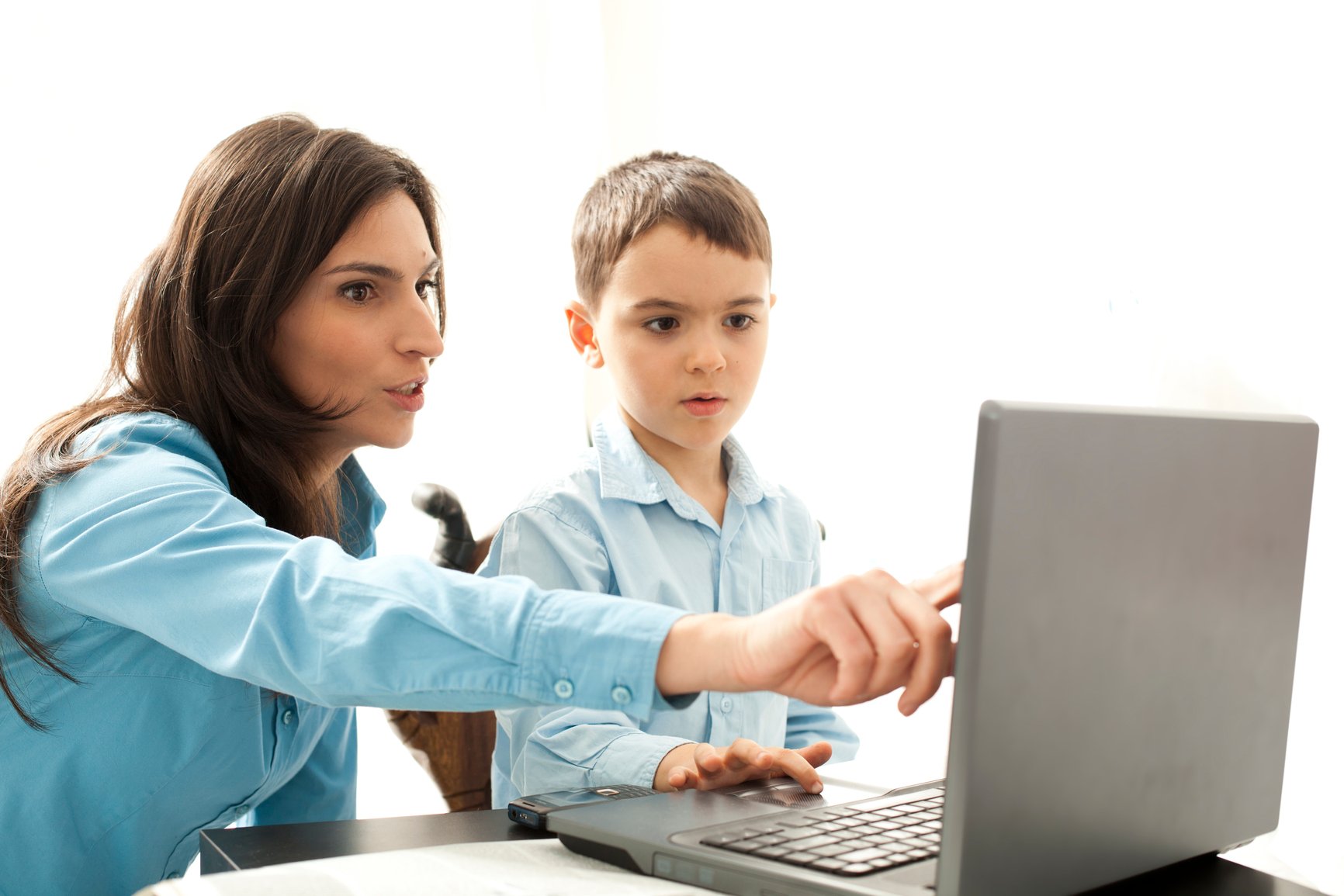 Guiding Your Childs Internet Use: Essential Tips