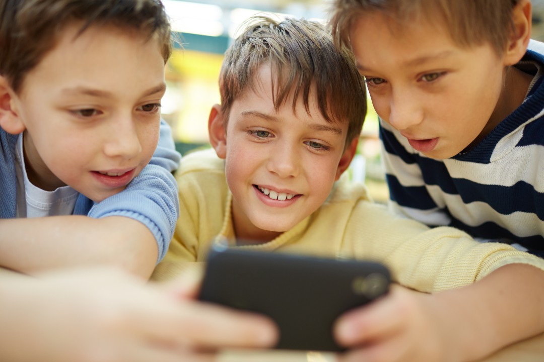 Impacts of Technology on Child Development Explored