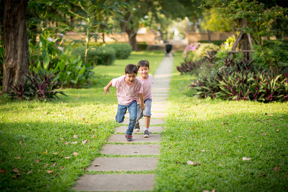 10 Tips for Single Parents on Gender-Neutral Parenting