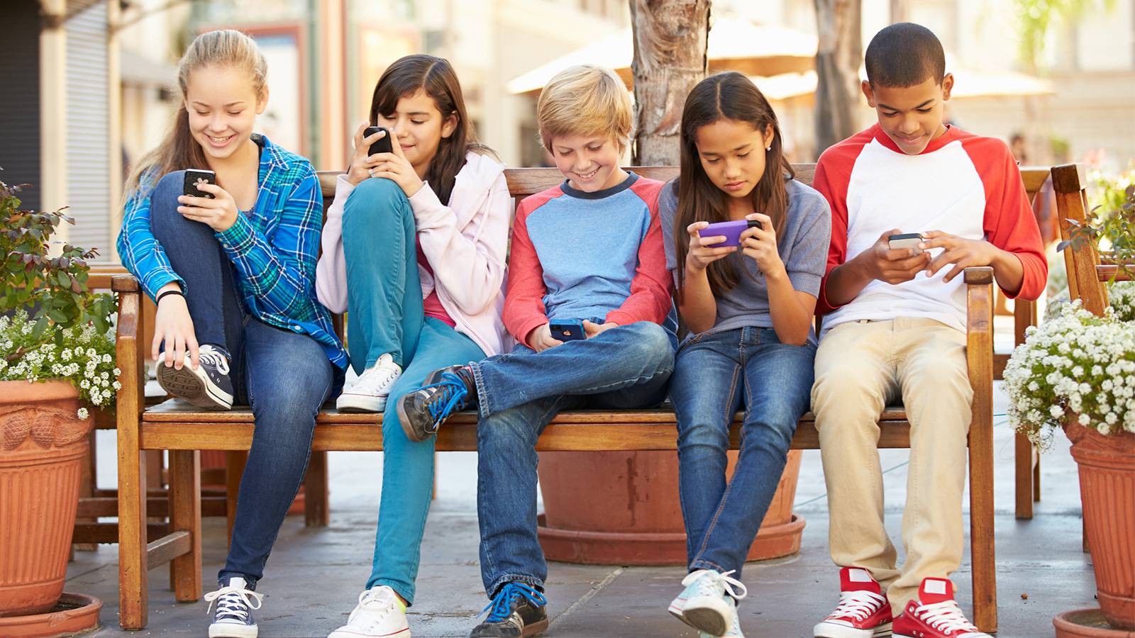 Unveiling the Downside: Kids and Social Media Usage